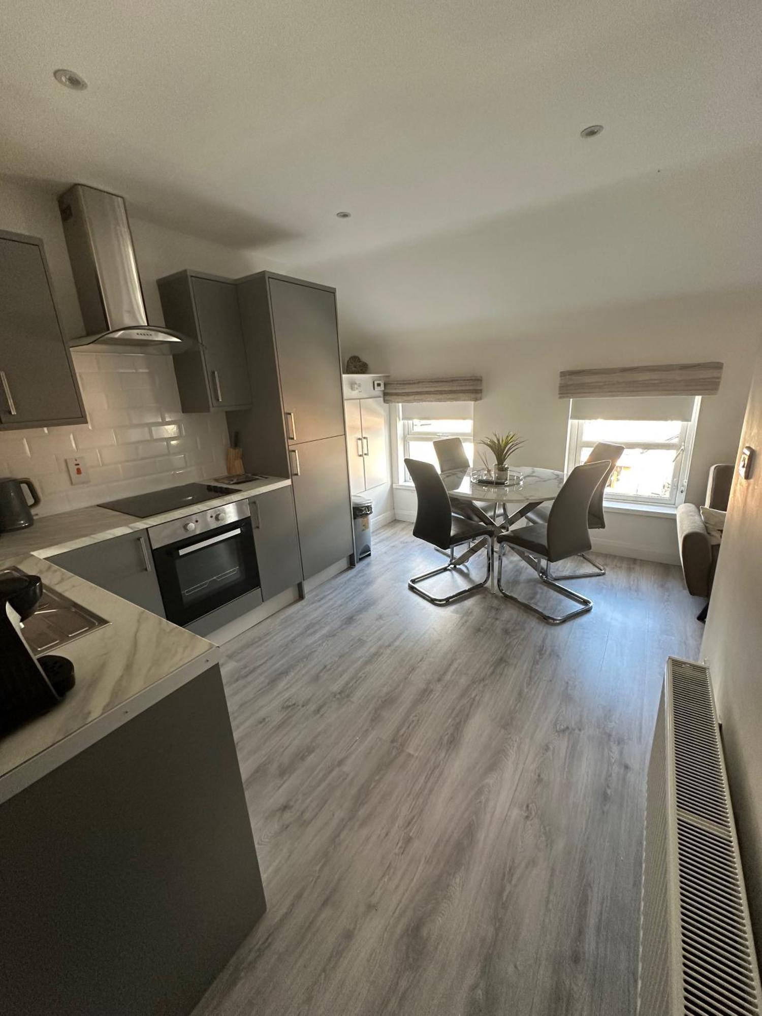 Westland Suites - Stylish, Modern, Elegant, Central Apartments A Londonderry Exterior photo