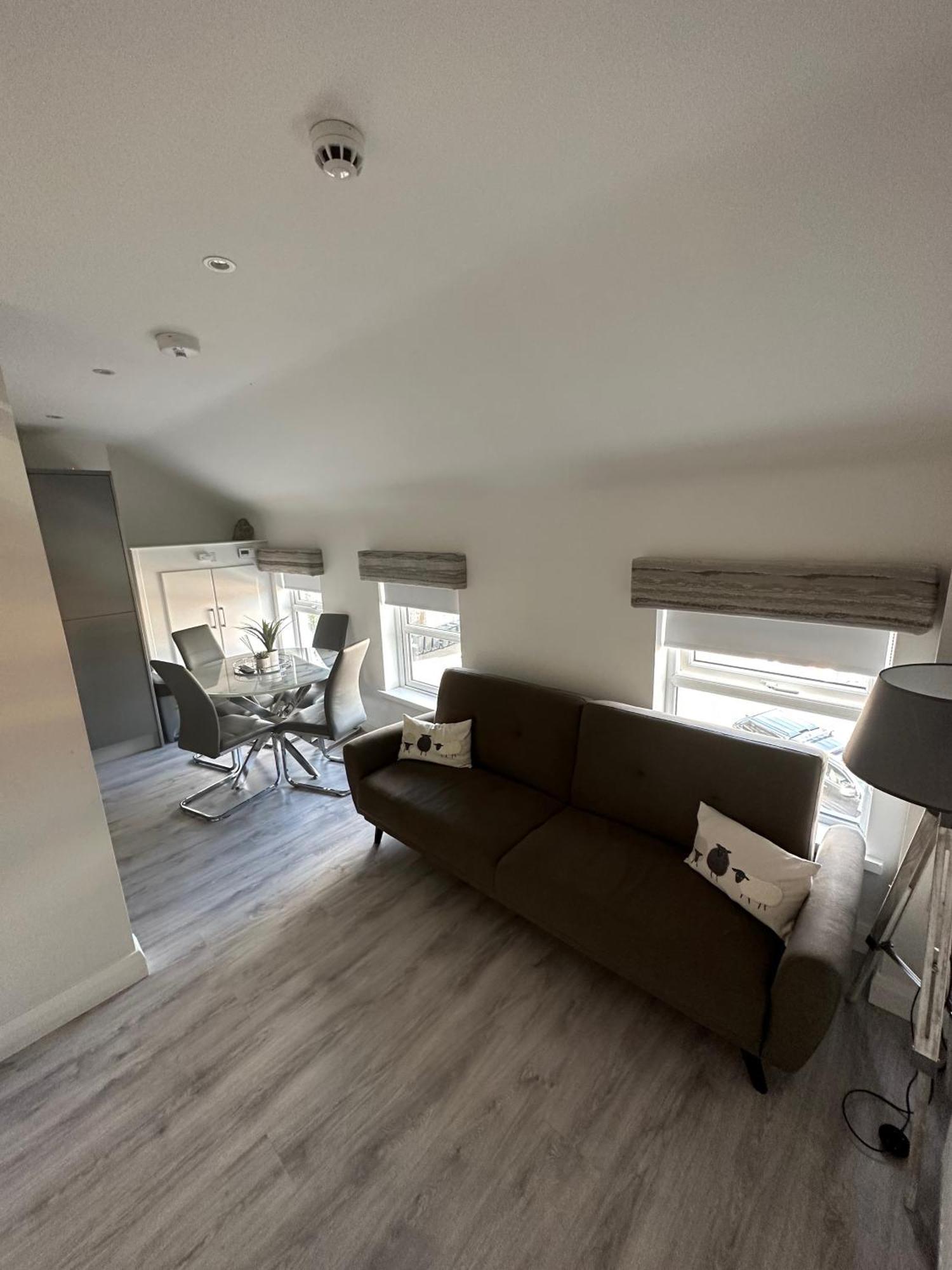 Westland Suites - Stylish, Modern, Elegant, Central Apartments A Londonderry Exterior photo