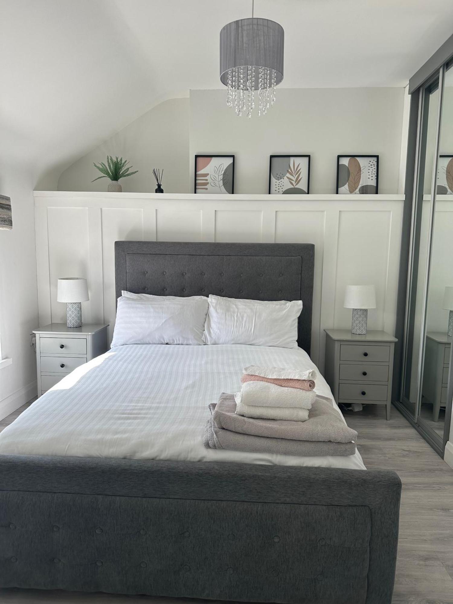 Westland Suites - Stylish, Modern, Elegant, Central Apartments A Londonderry Exterior photo
